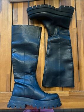 Zara Black Knee-High Combat Boots with Lug Sole